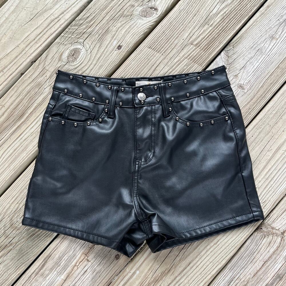 Austin Landing Women's Black Vegan Leather Shorts Size 27"